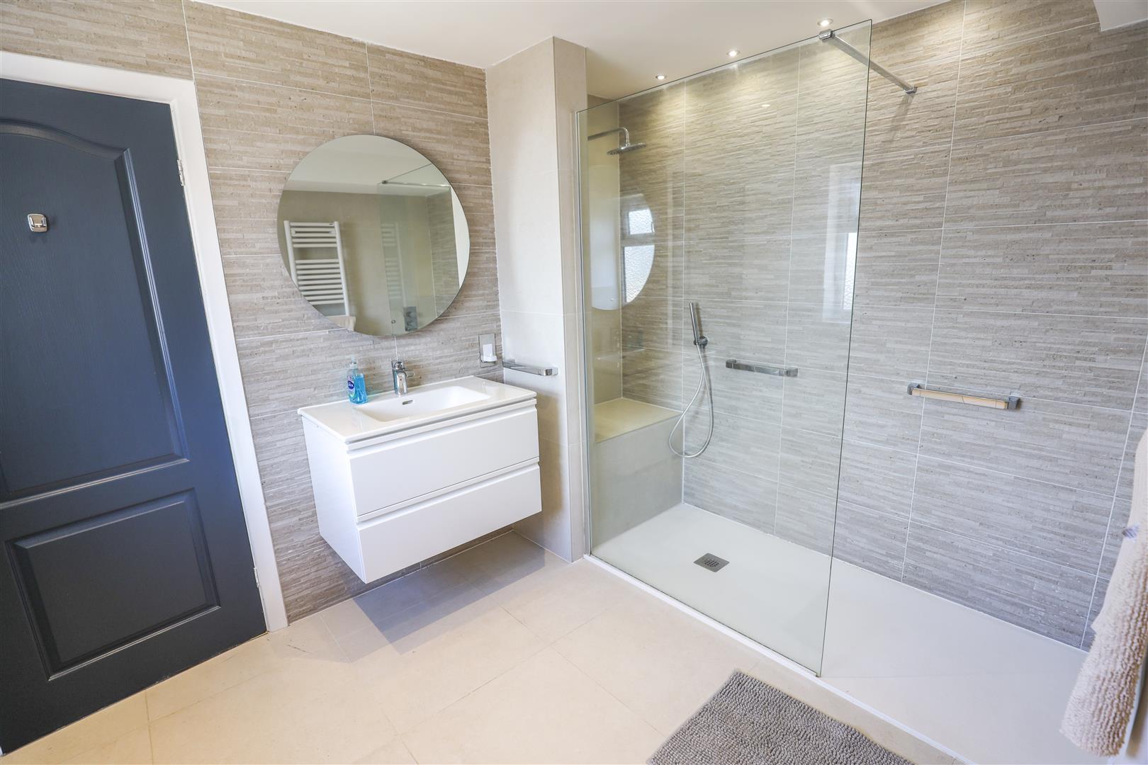 Hartlands, Llanbethery, Vale Of Glamorgan, CF62 3AN